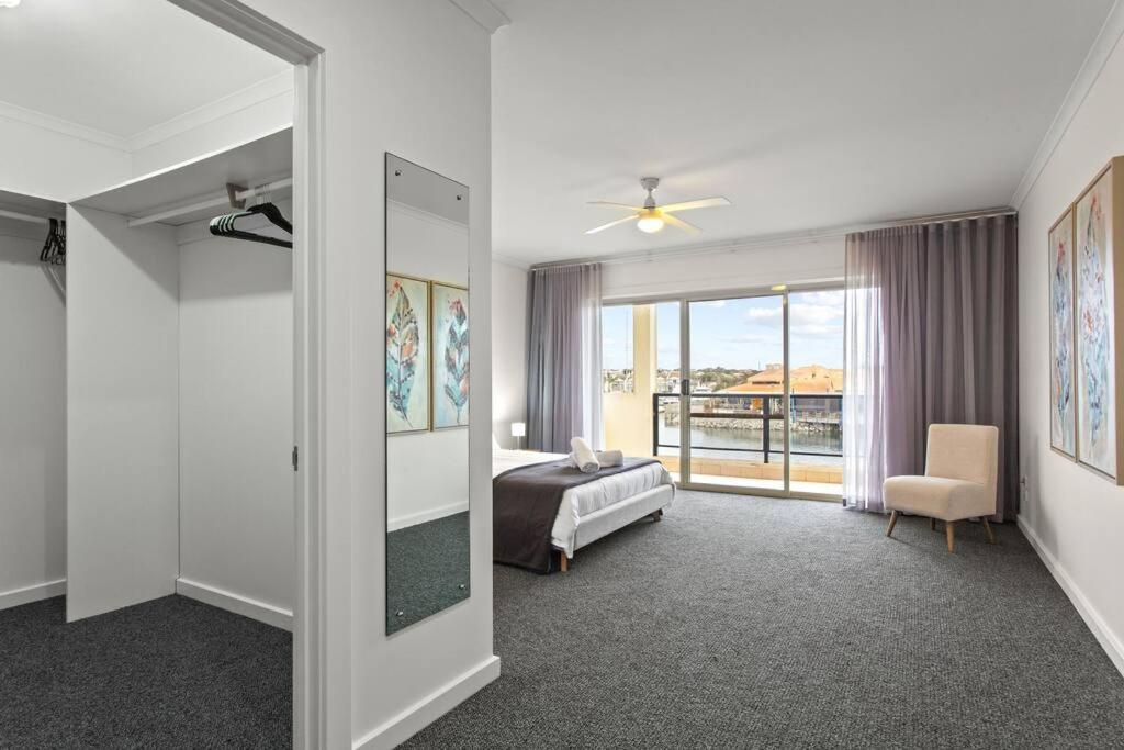 Waterfront Townhouse - Picturesque Marina Views Lejlighed Port Lincoln Eksteriør billede