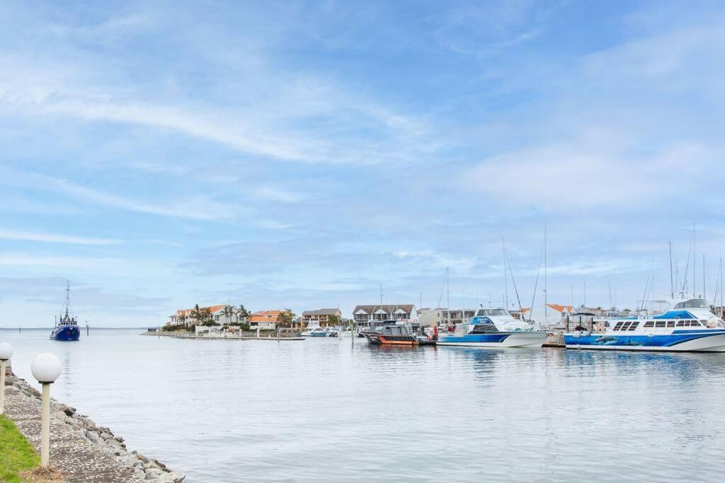 Waterfront Townhouse - Picturesque Marina Views Lejlighed Port Lincoln Eksteriør billede